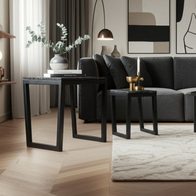 Ensemble de 2 tables d'appoint gigognes noires, chic moderne, peu encombrantes, polyvalentes et décoratives