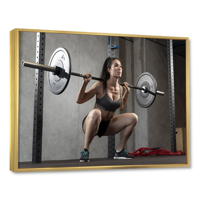 «Woman Bobystructioning Workout I» sur toile, Cadre flottant doré, H 30 po x l 40 po x P 1,5 po