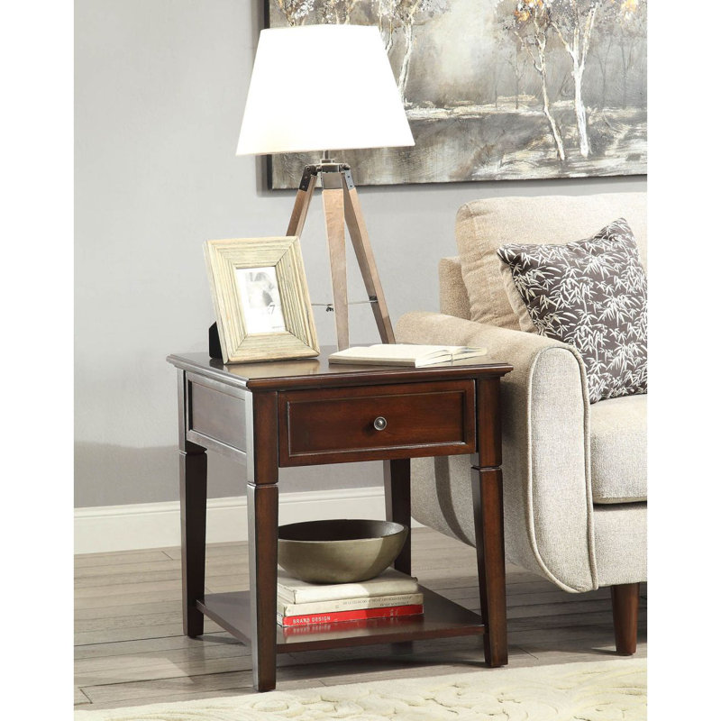 End Table In Walnut With 1 Drawer