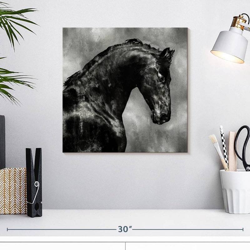 Étalon noir Brampt sur argent, H 16 po x l 16 po