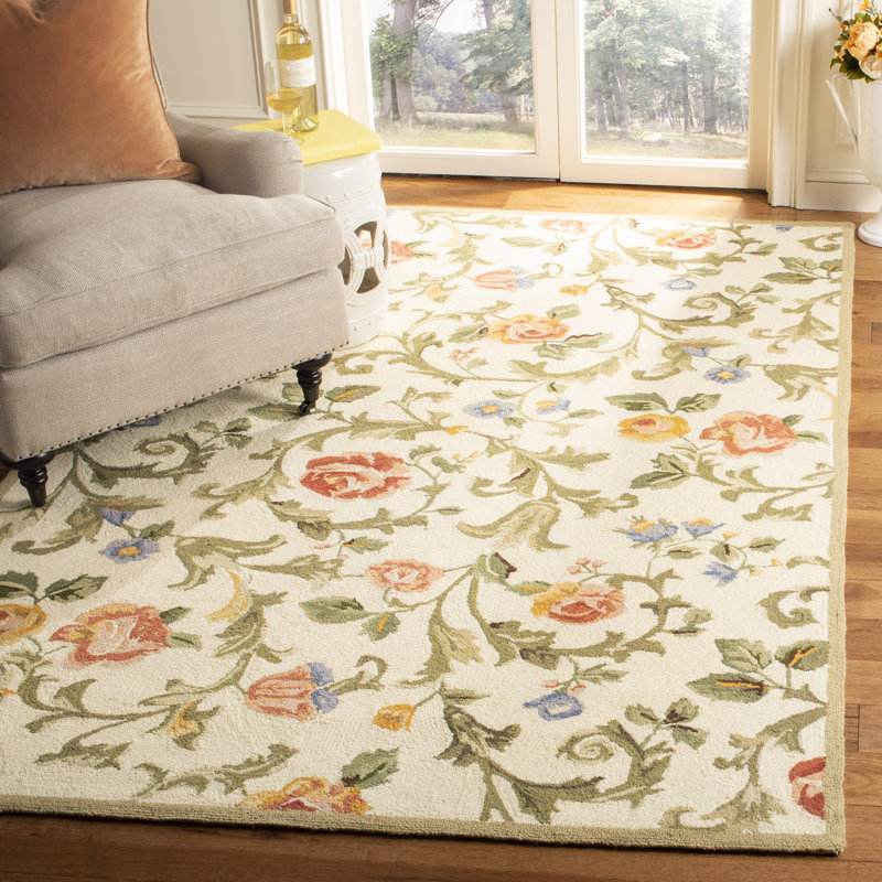 Hollander Floral Hand-Hooked Wool Ivory/Green Area Rug, Rectangle 5'3" x 8'3"