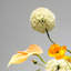 Ornements de fleurs simulées