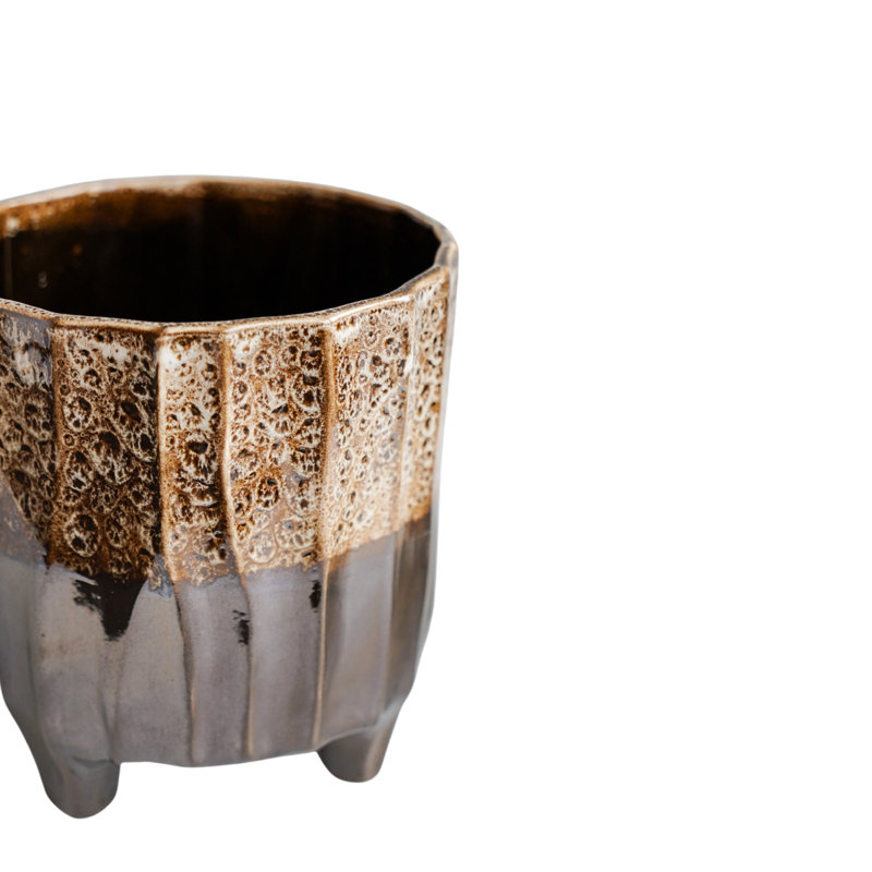 Cachepot, Dark