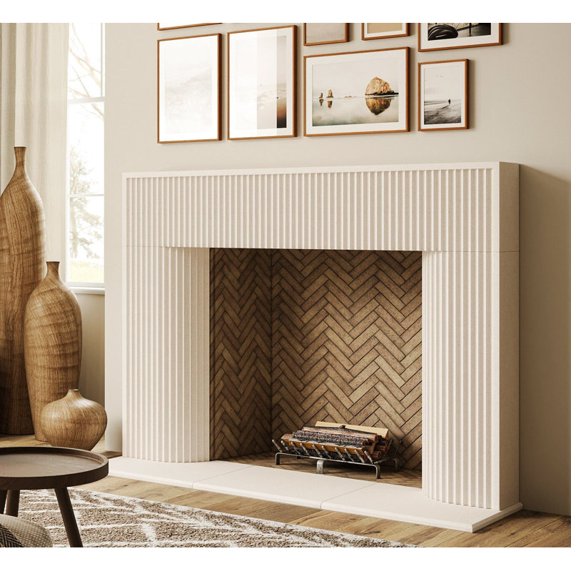 Encadrement de cheminée cannelé en pierre, H 56 po x l 80 po x P 8 po, Beige