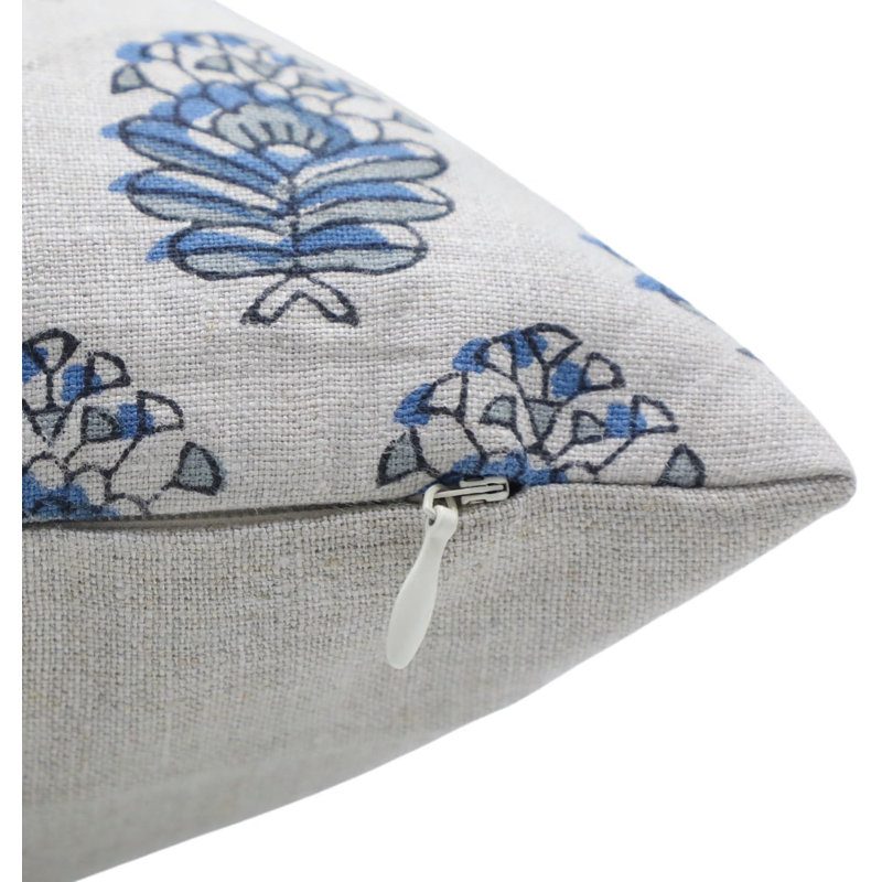 Coussin décoratif à housse de coussin imprimé à la main Fab divine - Bheesma, Bleu, Forme rectangulaire, H 12 po x l 20 po