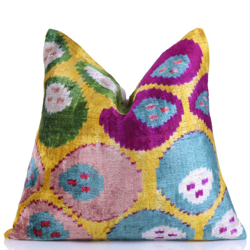Oreiller à pois ikat - velours 16 po x 16 po | Fait à la main