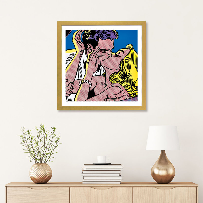 «Kiss II» par Toni Sanchez - impression d'art graphique, H 24 po x l 24 po x p 1 po, Encadré en papier doré