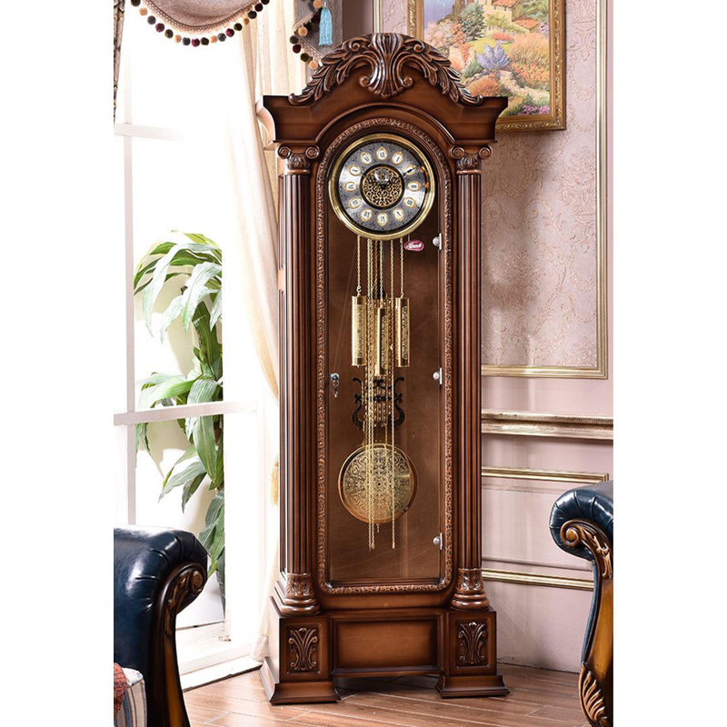 Horloge sur pied en titane