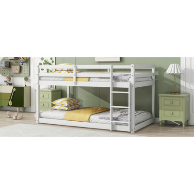 Lit superposé simple au-dessus d'un lit simple en bois massif et en bois d'hévéa massif avec échelle, plateformes supérieure et inférieure fabriquées avec des lattes renforcées, blanc