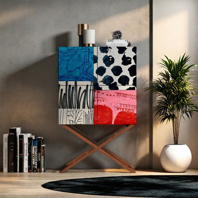 Élégante armoire à quatre portes avec poignées en métal