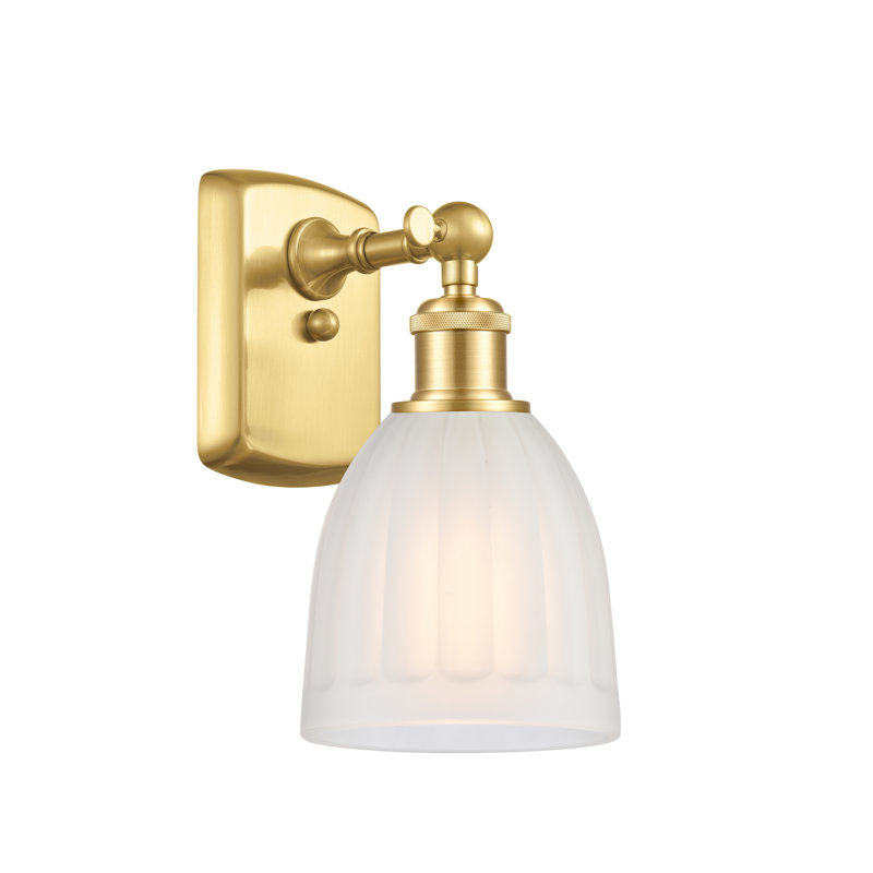 Dunder Armed Sconce, White, Incandescent, White/Polished Chrome