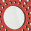 Décoration murale contemporaine en bois ronde avec découpes circulaires, rouge et argent