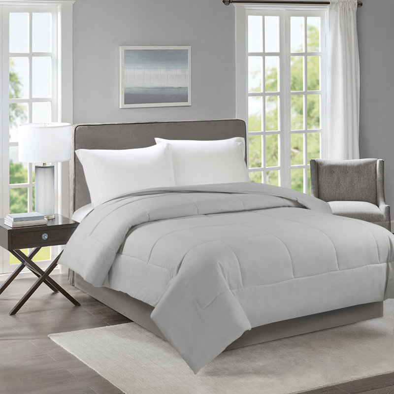 Édredon en duvet synthétique toutes saisons - Basics by Wayfair ™, Gris clair, Simple