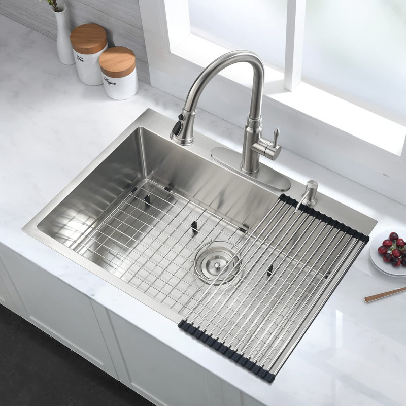 Évier de cuisine à cuve simple en acier inoxydable à 2 trous avec grille inférieure et crépine