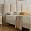 Grand lit plateforme tapissier en lin de 44 po Juanetta, beige, grand-1939394459-1939394462