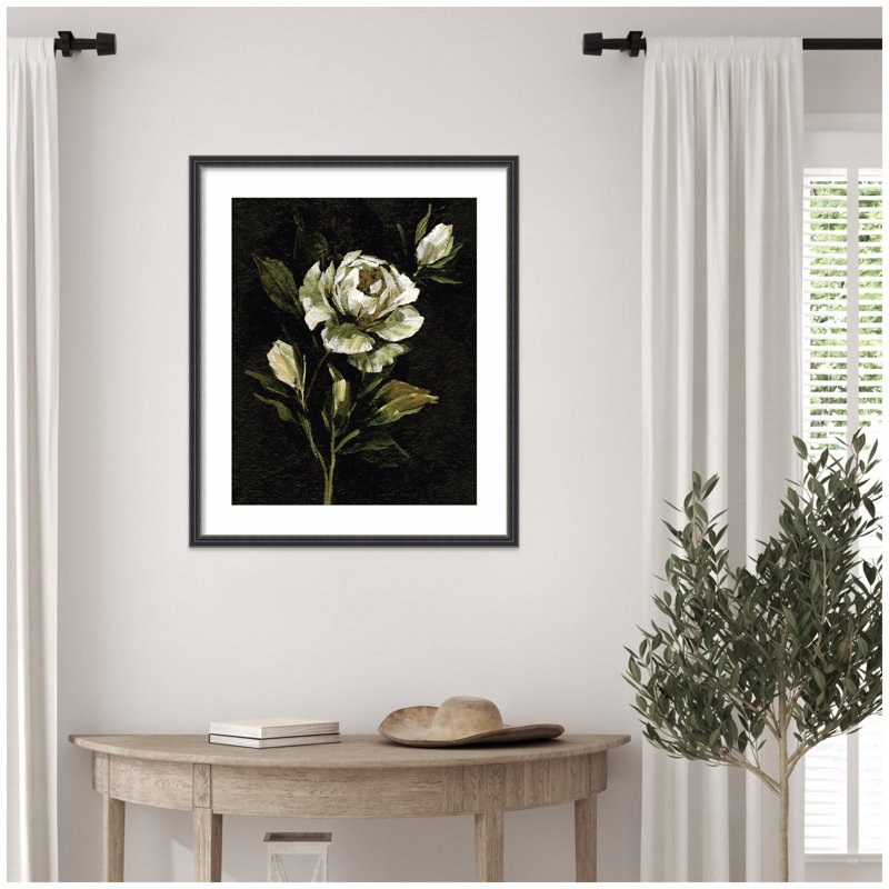«Moody Floral 2» par Annie Quigley, reproduction d'art encadrée, H 25 po x l 21 po
