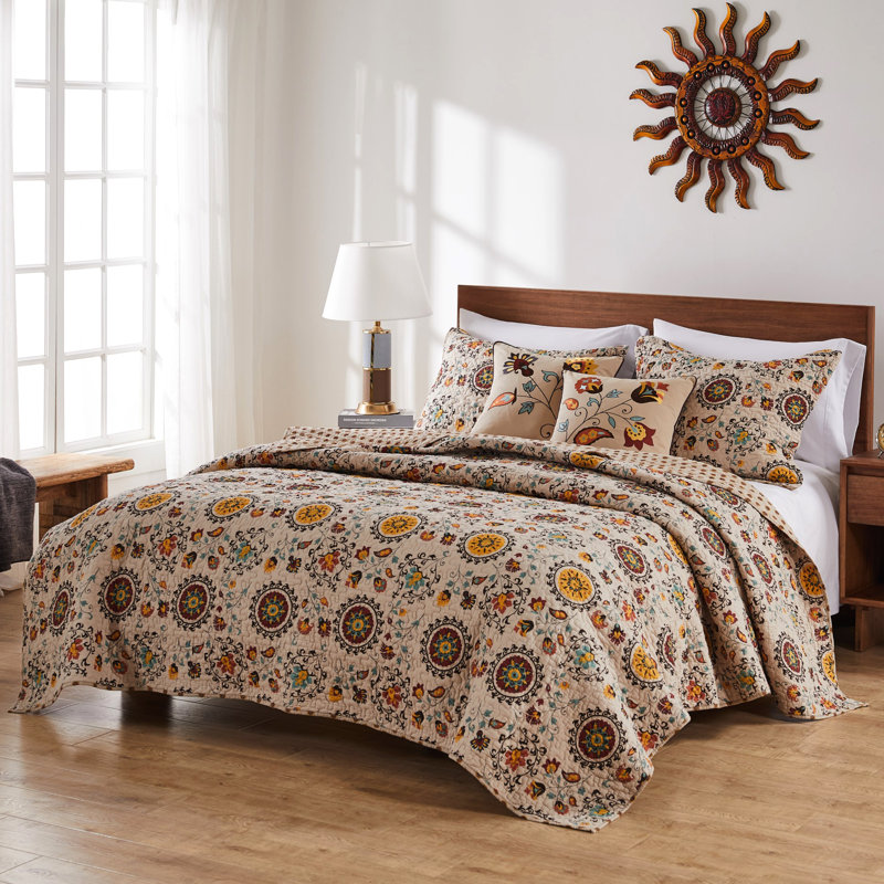Full Red Cotton Reversible Quilt Set with Decorative Pillows