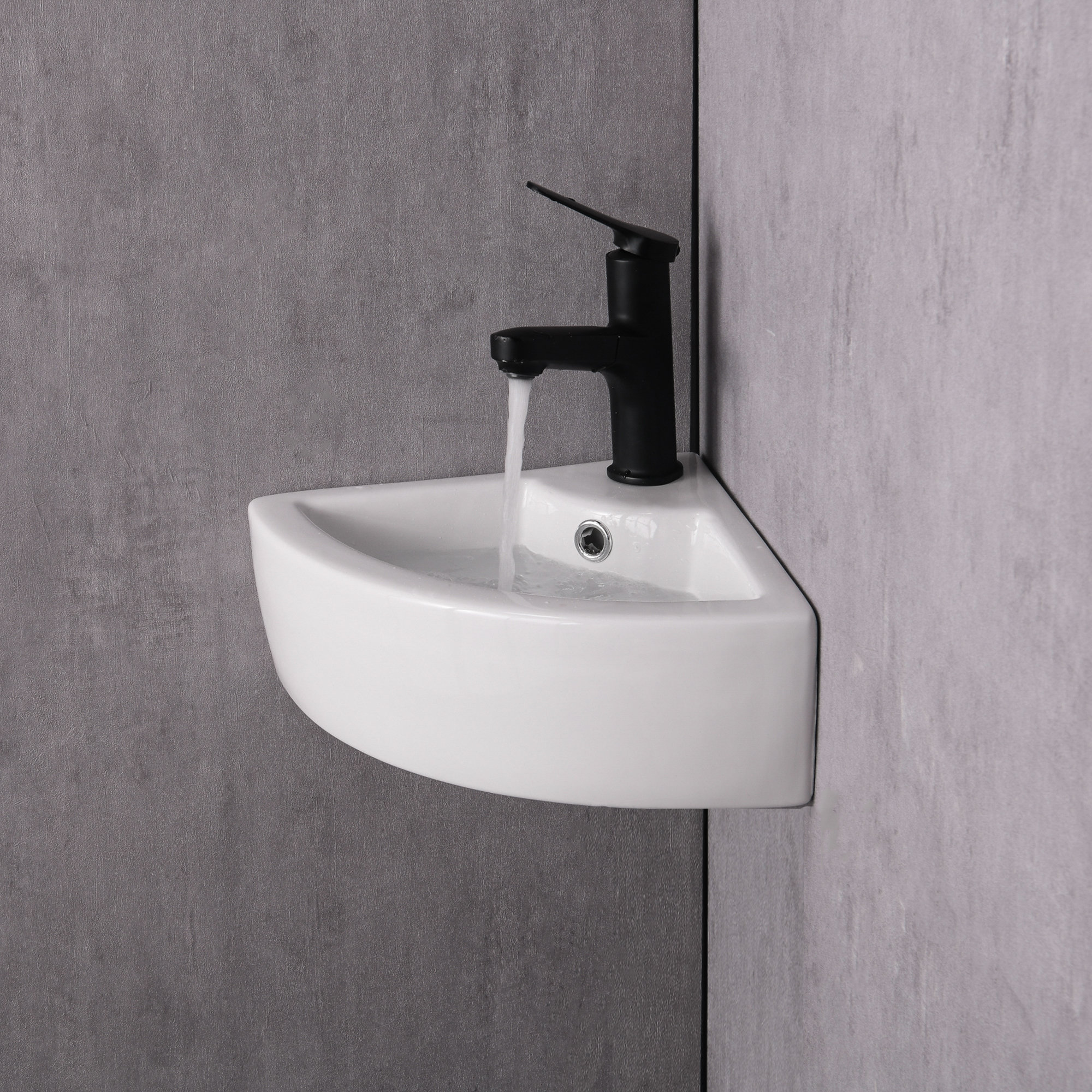 Paklorde 17.75in by 12.62in by 4.75 in Modern Triangular Ceramic Wash ...