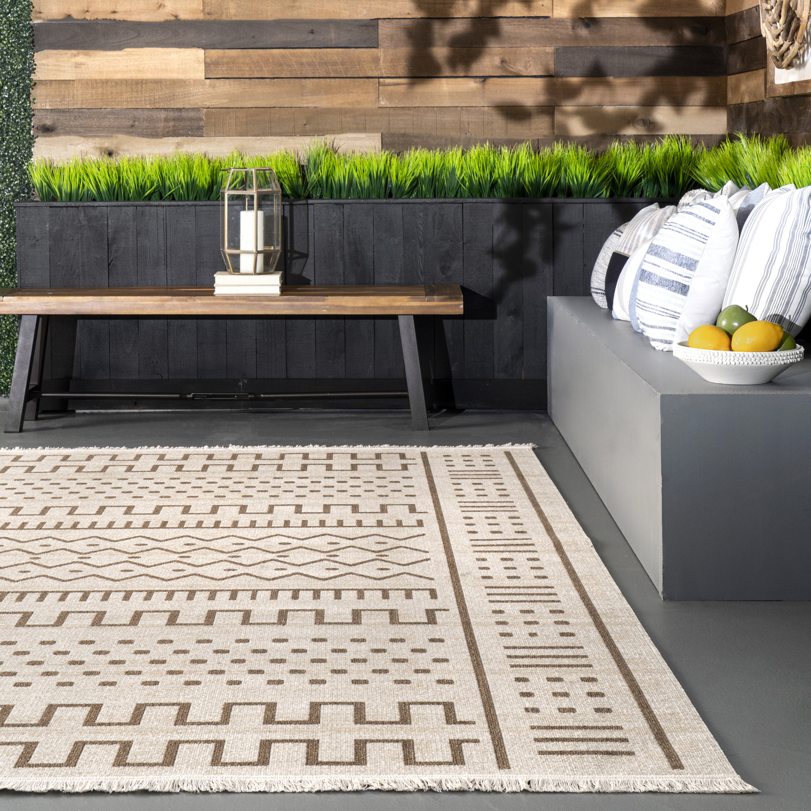 Beige Indoor/Outdoor Rug, Rectangle 5' x 8'