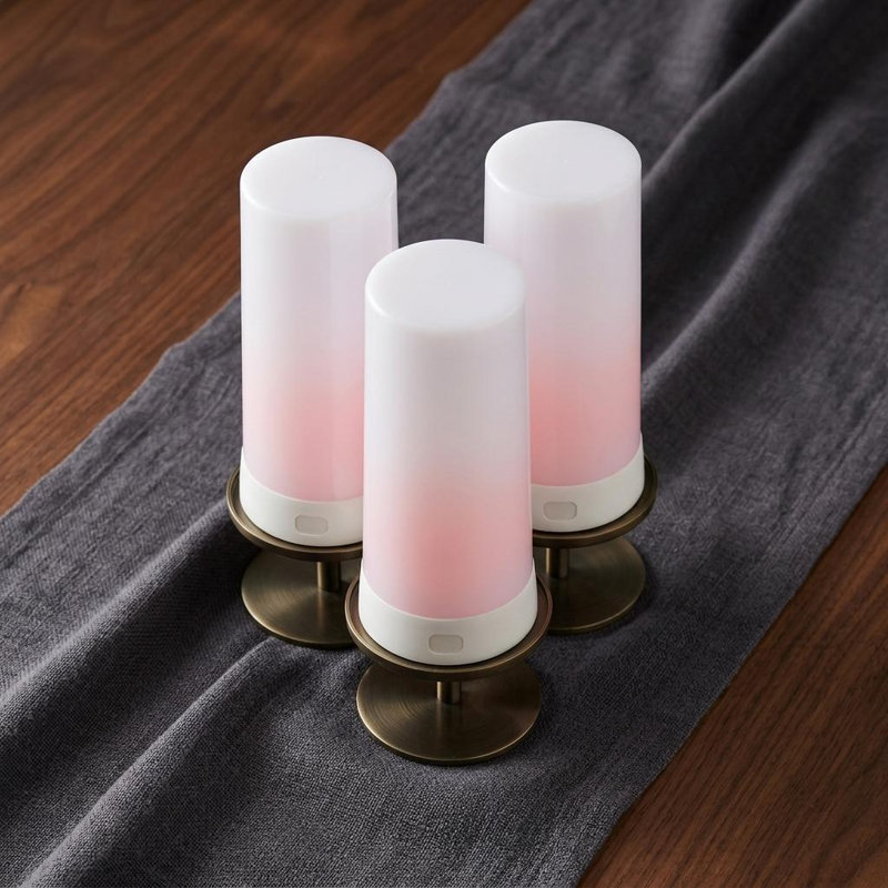 Ensemble de deux chandelles blanches sans flamme