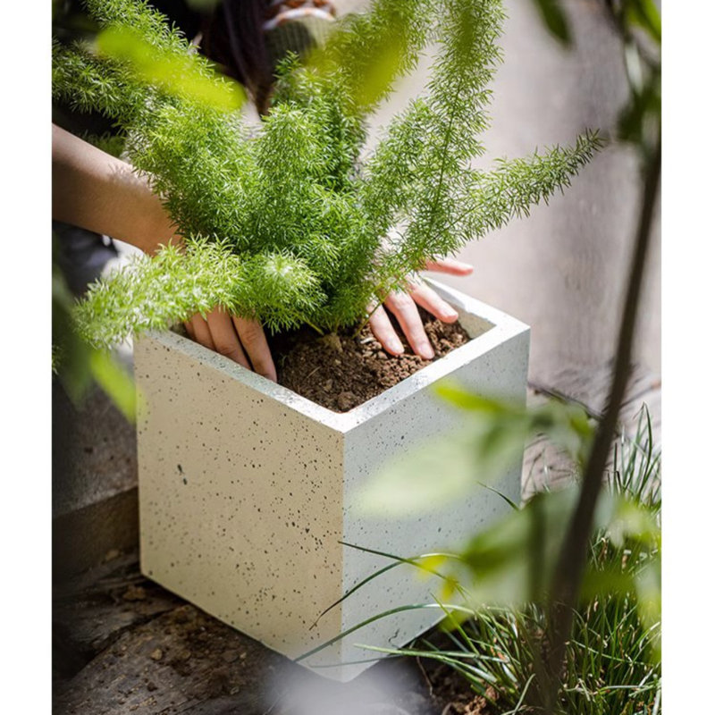 Pot Planter, 10.6" H x 10.6" W x 10.6" D