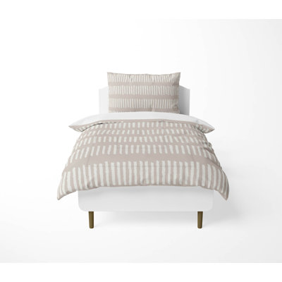 Fencing Rows Decorative Lightweight Comforter Set