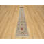 Tapis de couloir beige en laine et en soie noué à la main 2 pi 7 po x 26 pi 5997EDBF723A4743BE1DD1723198B428