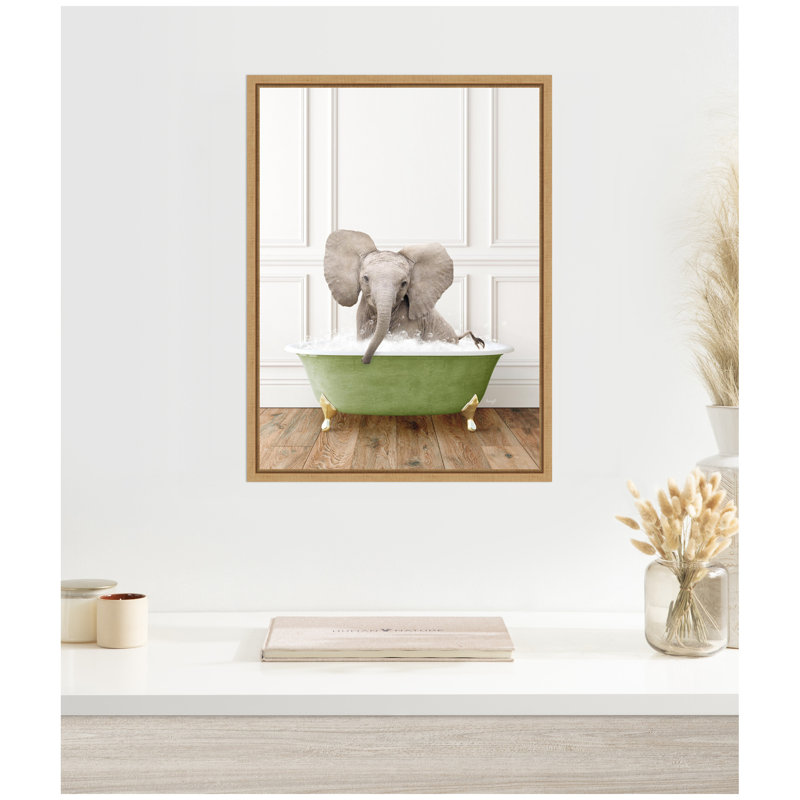 «Baby Elephant 4 in Transitional Bathaign» par Amy Peterson, reproduction d'art sur toile encadrée