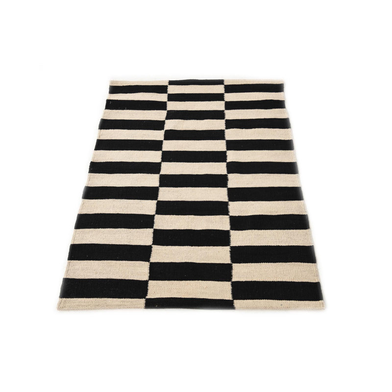 Tapis noir et blanc 3x4