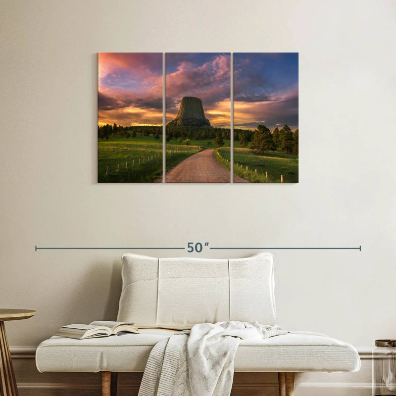 Sebbie Devils Tower USA, 24" H x 38" W