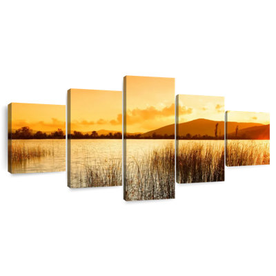 Coucher de soleil sur le lac Calming
