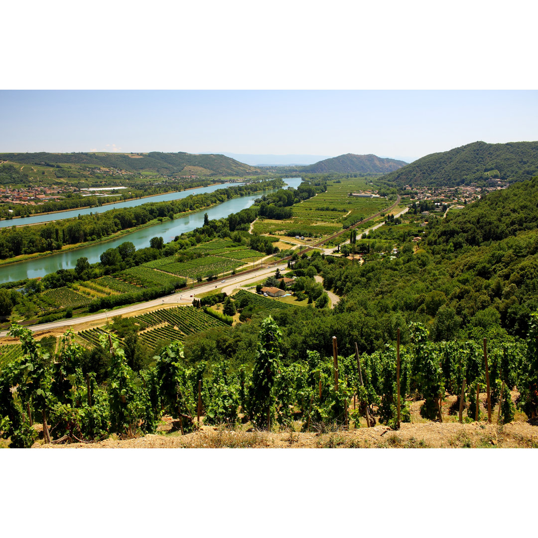 Weintal Frankreich von Happytrip - Leinwandfoto gewickelt