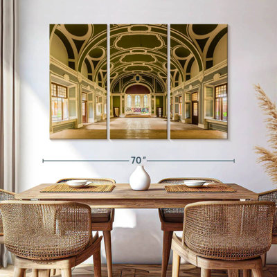 Salle de bal bien éclairée
