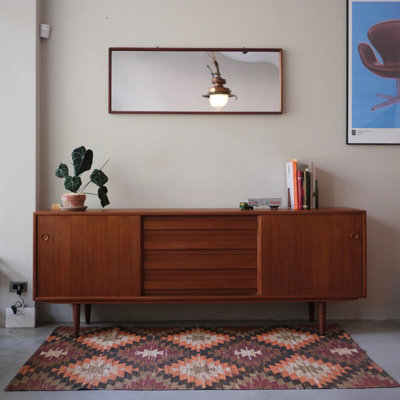 Buffet de style européen rétro minimaliste