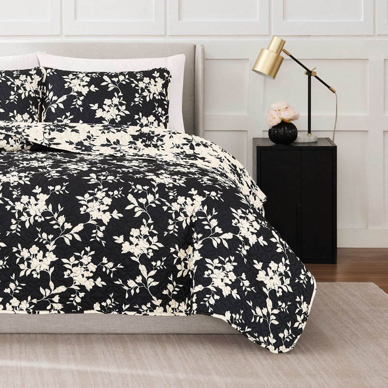 Nine West Silhouette Floral Quilt Sets, King