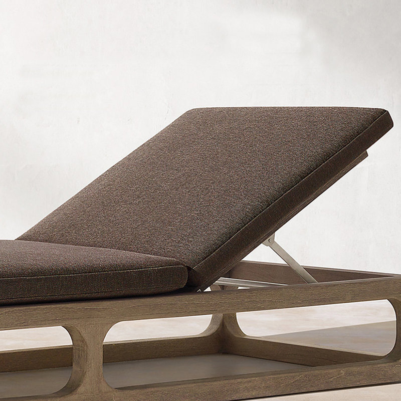 Chaise longue d'extérieur pour la cour