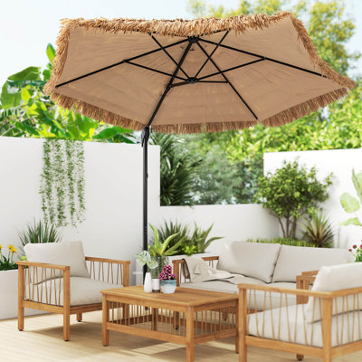 Parasol de patio en porte-à-faux 9,5 pi avec toit ventilé Hula Tiki Thatch 9,5 pi