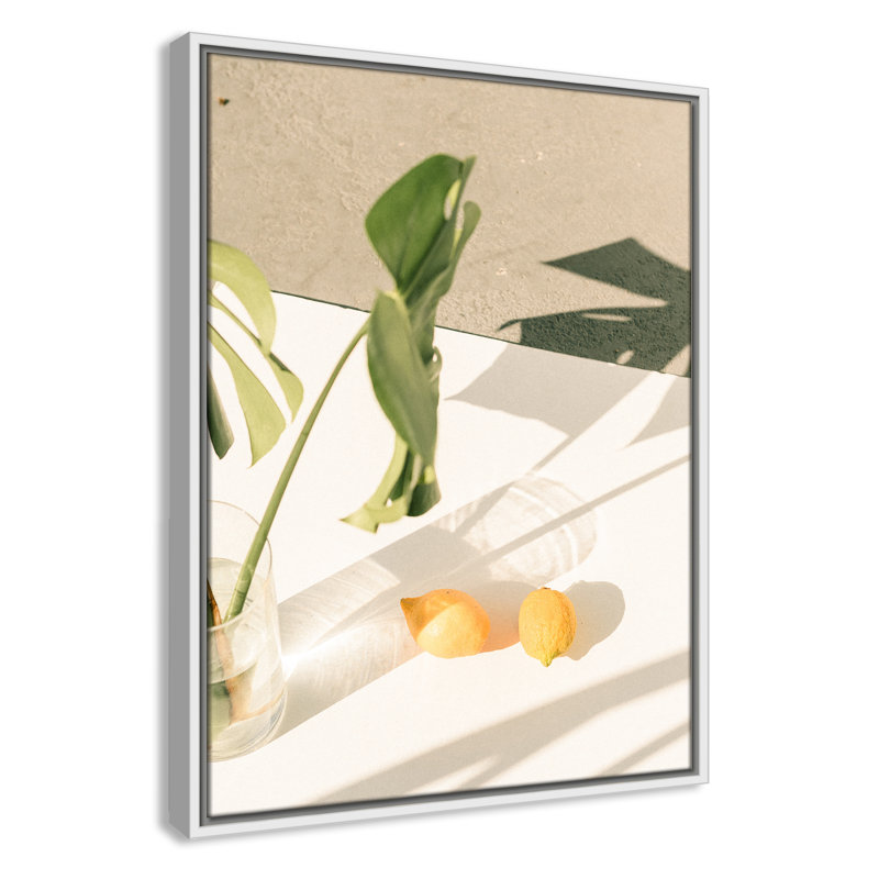 «Citrus & Palms» par Chandra Oh - reproduction encadrée sur toile, H 25,5 po x l 19,5 po x P 2 po, Cadre blanc