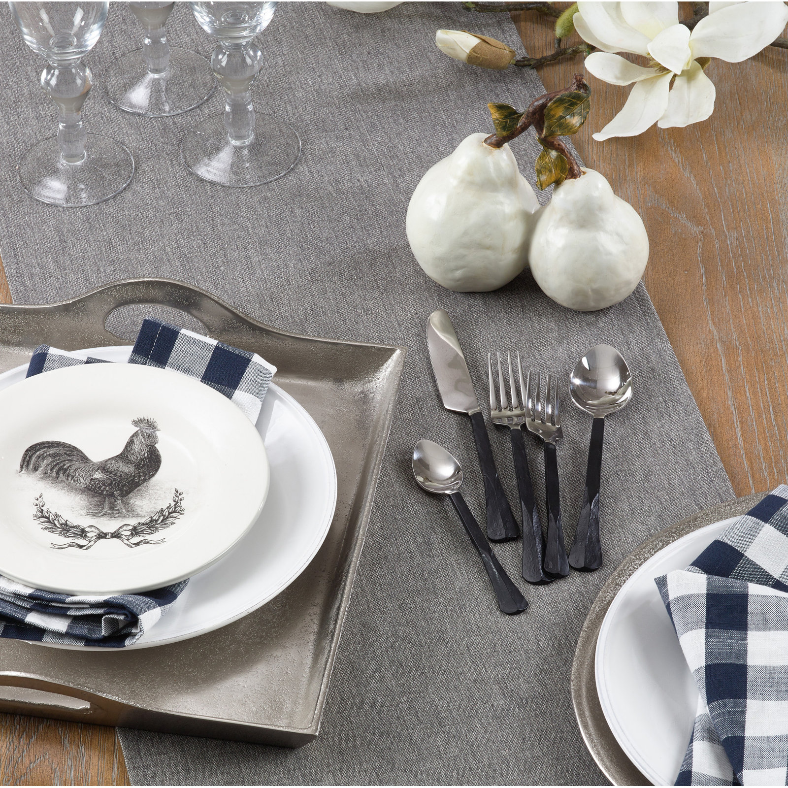 Mallen Table Runner