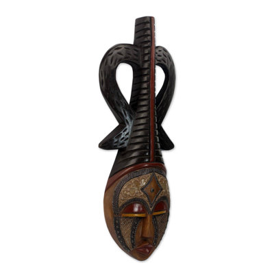 Grand masque en bois africain