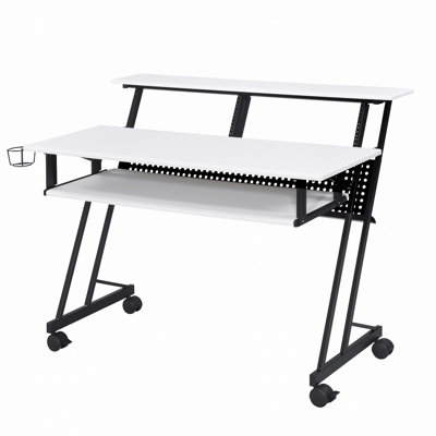 Bureau de studio de musique avec base en métal