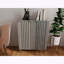 Armoire de rangement moderne et fonctionnelle pour petits espaces, offrant beaucoup de rangement et un design élégant pour les cuisines organisées