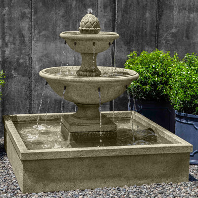 Fontaine en béton La Mirande