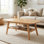 Table basse de 39,37 pouces en chêne massif avec tablette de rangement Table basse à deux niveaux et à bords arrondis, idéale pour les salons, les bureaux et les appartements