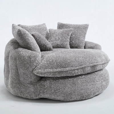 Fauteuil moderne avec coussins pour le salon