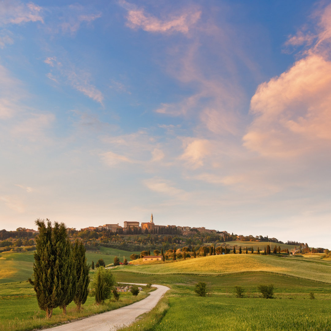 Pienza bei Sonnenuntergang von Mammuth - Leinwandbild