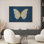 Reproduction d'art murale encadrée sur toile - Illustration de papillon rétro dans un salon, décor de ferme moderne