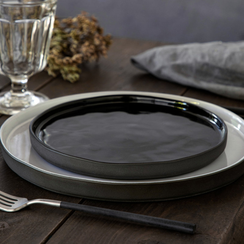 Lagoa Stoneware Salad/Dessert Plate, Black