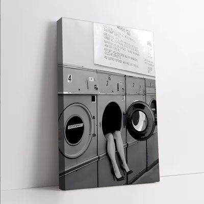 1 pièce d'art mural encadré, art moderne noir et blanc de la buanderie avec une figure humaine surréelle et typographie, impression sur toile contemporaine pour la décoration intérieure, art mural unique avec éléments de laveuse sécheuse et talons hauts