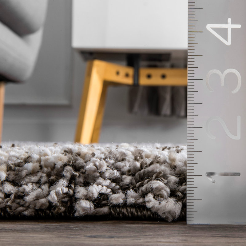 Tapis gris foncé à chevrons Sherer, Rectangle 4 pi x 6 pi